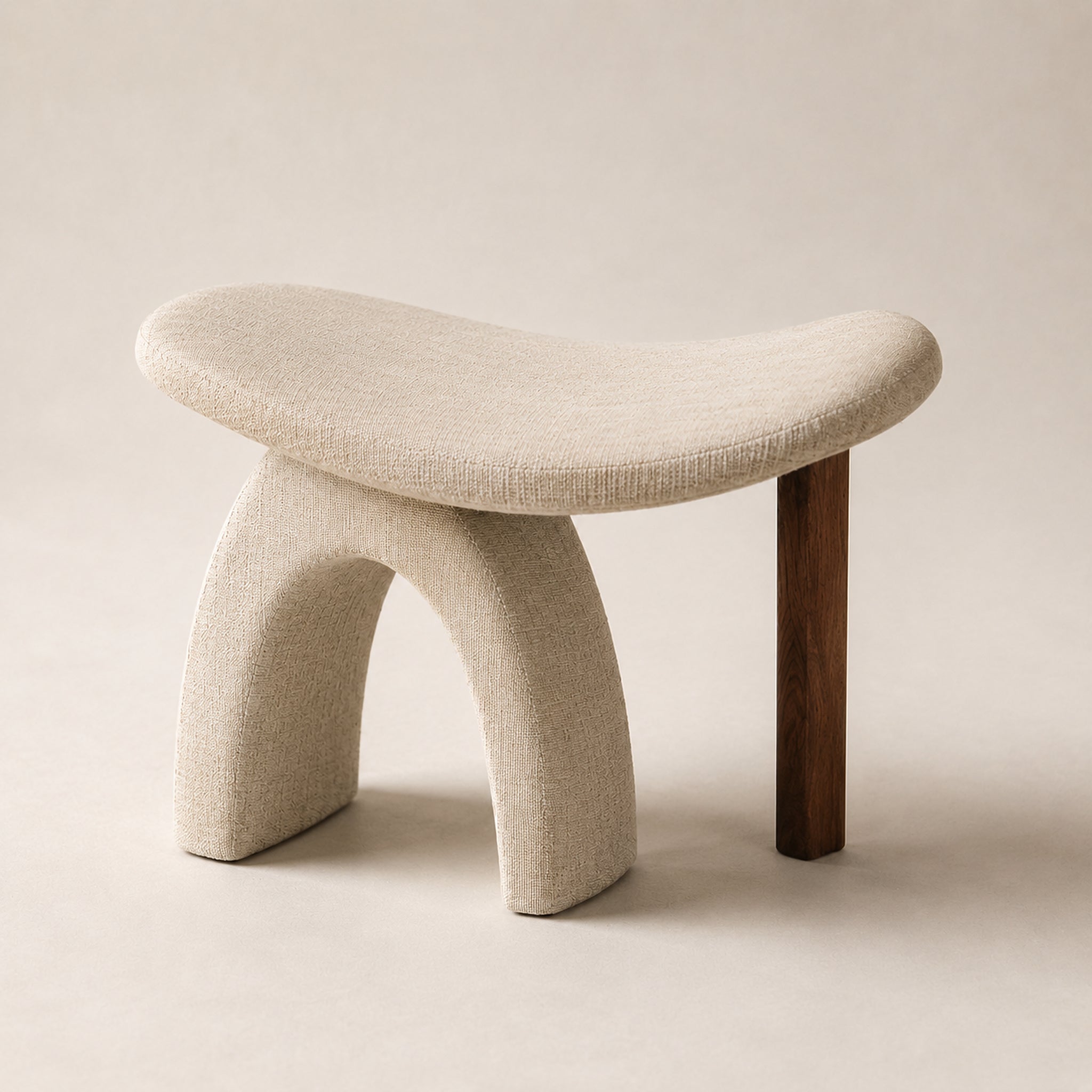 SaddleGate Asymmetric-Arch Vanity Stool